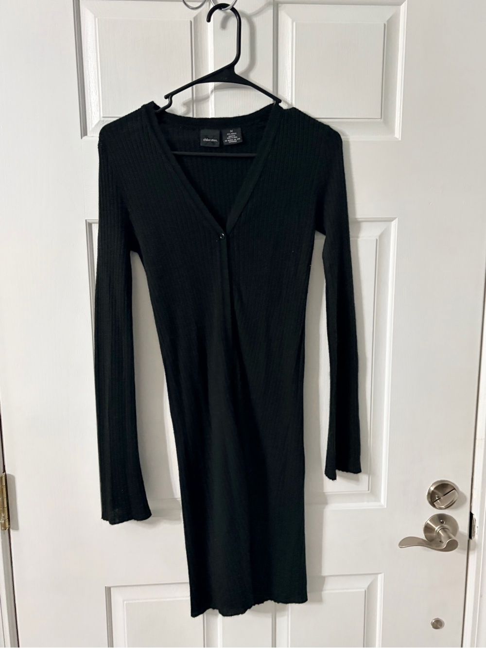 Xhiliration Black Ribbed V-Neck Long Sleeve Dress